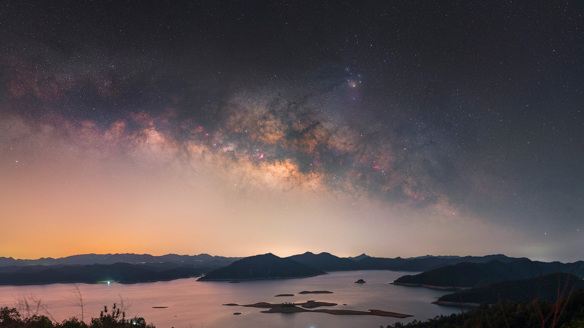 Full frame 35mm lens Ideal for astrophotography