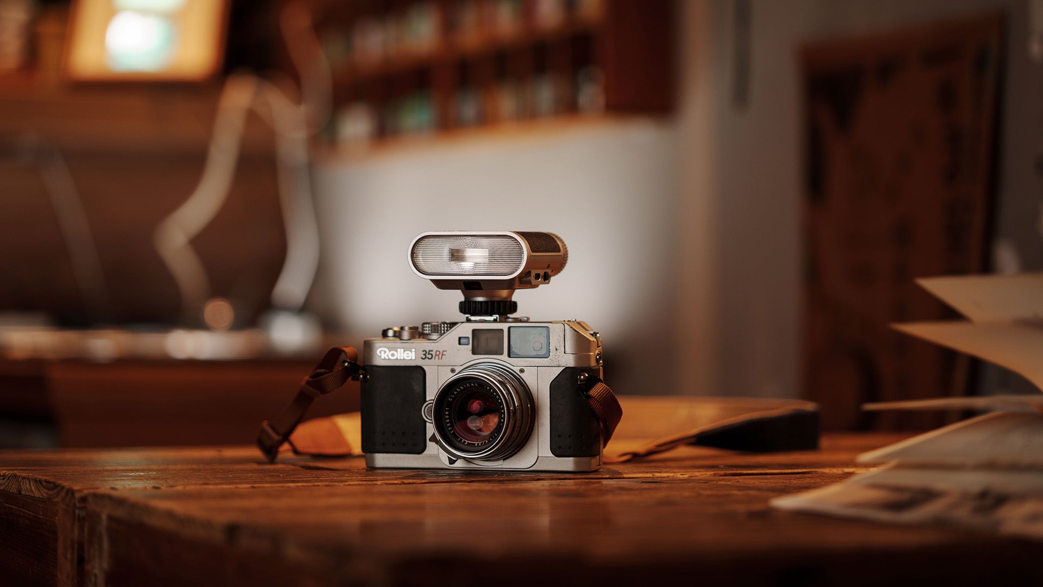 Universal Hot Shoe Flash